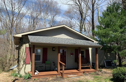Cuba Cabin | Cowan Lake Retreat is the perfect getaway for the nature lover or just to relax.