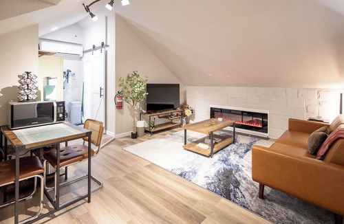 Hawthorne Apartment | Cozy 1 Bed, In-Unit Laundry, Pets, Parking, Fios, Safe, Quiet