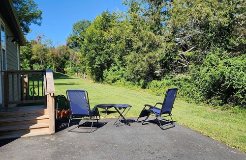 Newark Apartment | Cozy 1-bedroom apartment with WiFi, AC in enjoyable Newark