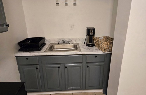 East Orange Apartment | Cozy 2-bedroom apartment in awesome East Orange. A place to thrive