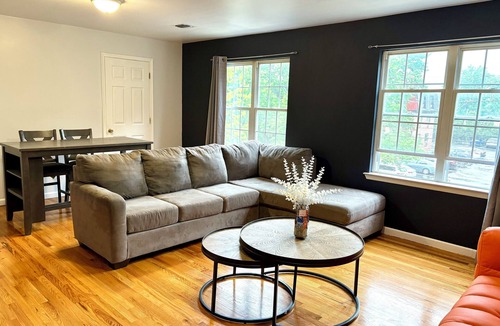 Forest Hill Apartment | Cozy 2-bedroom apartment with WiFi, AC, large outdoor balcony