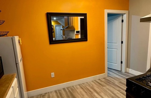 Newark Apartment | Cozy 2-bedroom apartment with WiFi, AC in Irvington