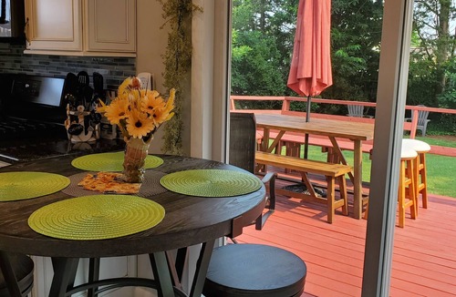 North Cape May Cottage | Cozy 2 Bedroom Cottage Close to Bay Beach