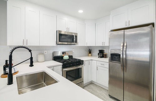 Queen Village Apartment | Cozy 2BR in Queen Village – Prime Location!