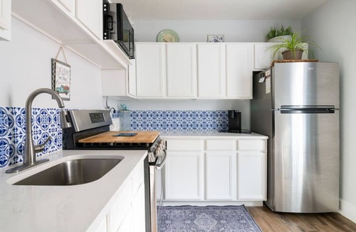 Sinking Spring Apartment | Cozy 2nd Floor3 bedroom unit with off street parking