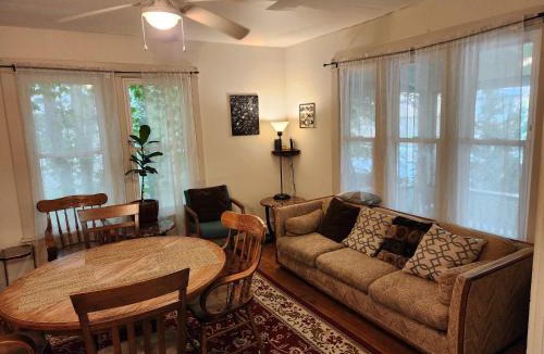 Ithaca House | Cozy 3 Bedroom House in Downtown Ithaca