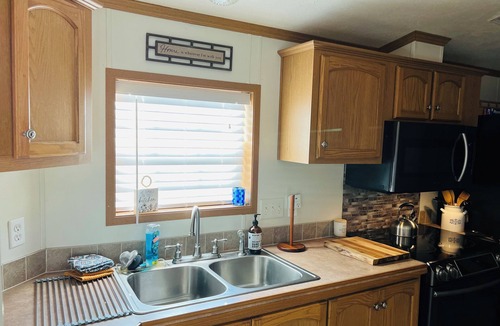 Moorefield House | Cozy 3 bedroom modern mobile home in charming Moorefield with WiFi