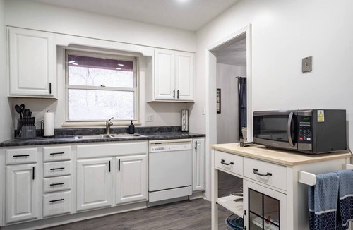 Morgantown House | Cozy 3BR townhouse near WVU, Hospitals, Interstate