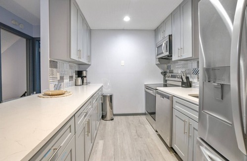 East Stroudsburg House | Cozy 4-bedroom lodge in beautiful East Stroudsburg with fitness room, WiFi