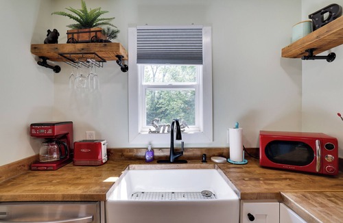 Tannersville Apartment | Cozy apartment with Washer Dryer in Tannersville Minutes from Camelback Mountain