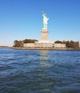 West New York Apartment | Cozy apt in WEST NY, NEW JERSEY, at 2 bloks from bus stop-15 minutes 2NY 7MINUTES VIA NYWATERWAY FERRY-BETTER CAN'T BE!