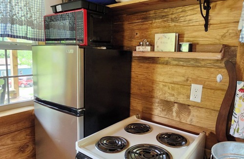 Smith Cabin | Cozy cabin in Sneedville Tennessee heart of the Appalachian Mountains.