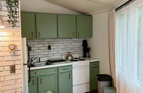 Hawley Cabin | Cozy Cabin in the Woods - close to great hiking spots!