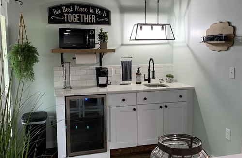 Huntingdon Cabin | Cozy Cabin Minutes from Raystown Lake/Allegrippis Bike Trails