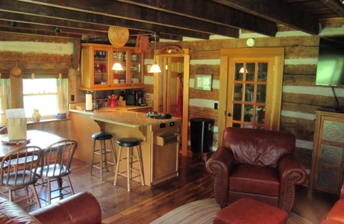 Gallatin Cabin | Cozy Cabin Near Nashville, TN ~ Surrounded By Beautiful Farmland
