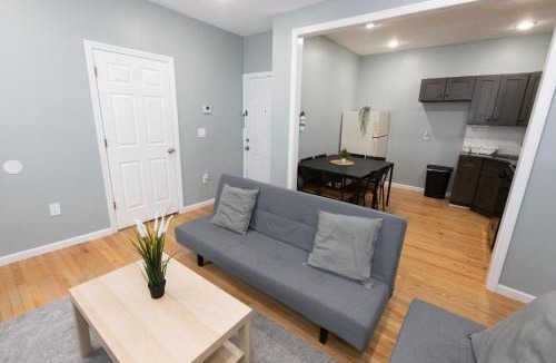 Greenville Apartment | Cozy & Classy 3-Bed to mins NYC