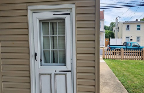 Manheim Apartment | Cozy & Clean in the heart of Manheim Borough Lancaster County.