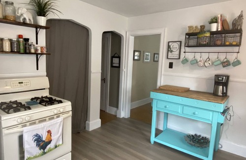 Erie House | Cozy Convenient Lake Erie Home