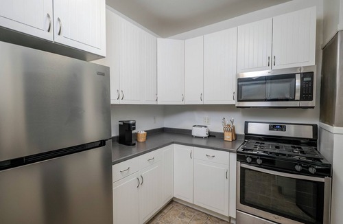 Hoboken Apartment | Cozy Corner: Midtown Convenience