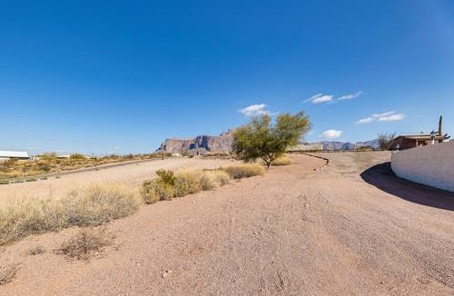 Apache Junction Apartment | Cozy Couples Retreat with Views in Apache Junction