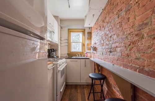 Fishtown Apartment | Cozy Crib in charming Fishtown with AC, WiFi, Washer/Dryer, Private Roof Deck