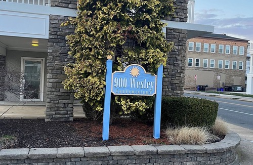 North End Condo | Cozy & cute condo with pool steps away from downtown Ocean City & the boardwalk!