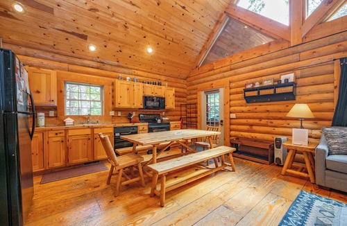 Thayerville Cabin | Cozy Dog Friendly Log Cabin w/Hot Tub & Fireplace