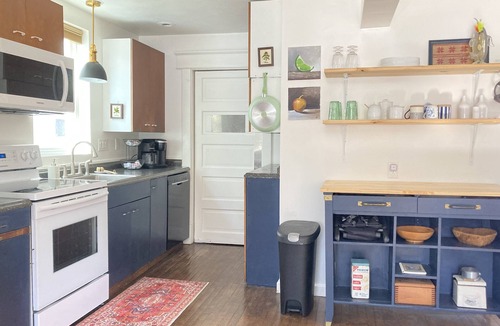 Erie House | Cozy Downtown Erie home only 2 blocks from UPMC Hamot