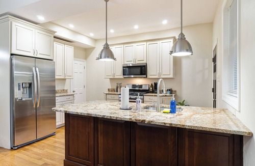 Point Breeze House | Cozy East End Convenient Getaway