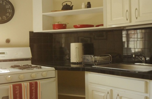 Brightwood Park Apartment | Cozy English Basement Guesthouse