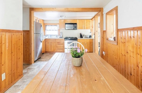 Arlington Heights House | Cozy FarmHouse -PRIVATE Hot tub and Pool at Camelback