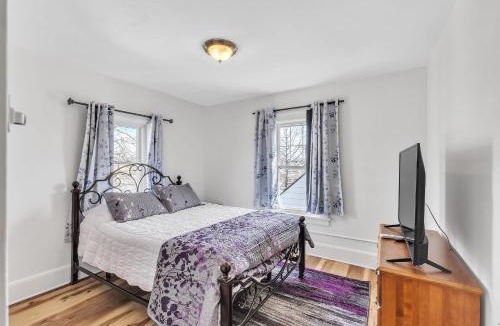 Garfield Heights House | Cozy Getaway with Hot Tub, Patio & Fenced Yard home