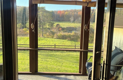Port Matilda House | Cozy Guest House on Working Farm, 15 mins from PSU/Beaver Stadium