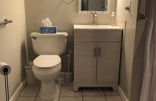 Mount Lebanon Apartment | Cozy guest suite in the heart of Mt. Lebanon