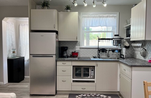 Silver Spring House | Cozy Guesthouse w/free parking, 15 minutes to D.C., Pet Friendly