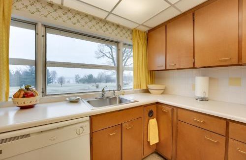 Hillsdale House | Cozy Hillsdale Home about 1 Mi to Baw Beese Lake!