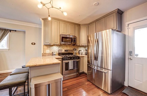 Eckington House | Cozy Home with Free Parking | 3BR/2.5BA #DCottage