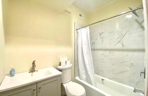 Newbold House | Cozy House at South Philly New Bold