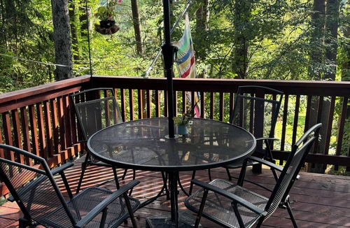 Roscoe House | Cozy Lake House in Charming Roscoe: Your 3-Bedroom Getaway