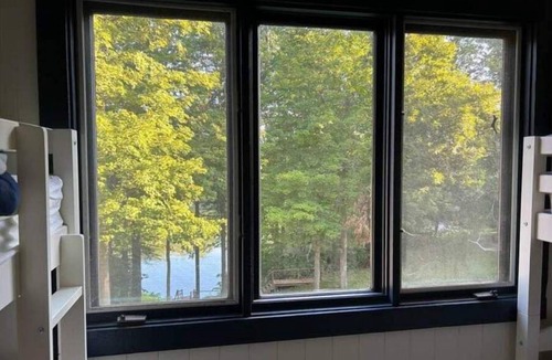 Bellmore Cabin | Cozy Lakefront Cabin on Raccoon Lake, near Turkey Run State Park
