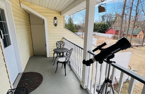 Kingston Apartment | Cozy loft apartment in Stockade district walk to restaurants & bars AC & WiFi