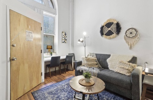 Newbold Condo | Cozy Loft Free w Gym, Garden, Wifi, Target Next Door, Central location