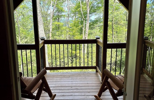 Spring Mills Cabin | Cozy Log Cabin/Penn State Football/20 Minutes to State College, PA