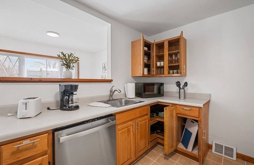 Natrona Heights House | Cozy&Modern 2Bdr House Natrona