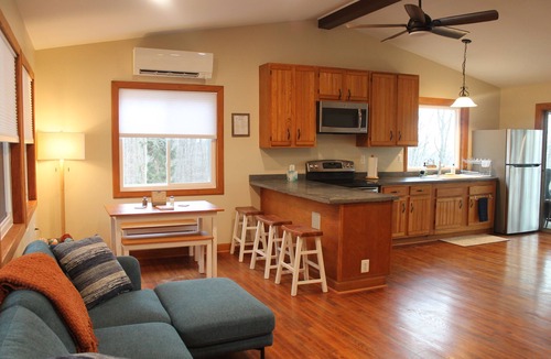 Kabletown Cabin | Cozy Mountain Cabin w/Steam Shower! Family Friendly.