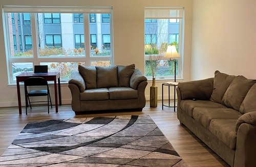 Peekskill Apartment | Cozy Peekskill Apt. with Mountain View, Riverside Park and Metro North access.