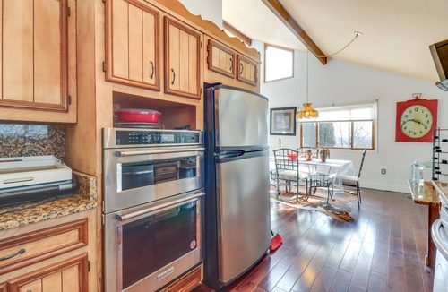 Effort House | Cozy Pennsylvania Home w/Pool Table & Pool Access
