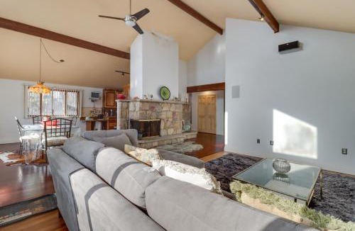 Effort House | Cozy Pennsylvania Home with Pool Table and Pool Access