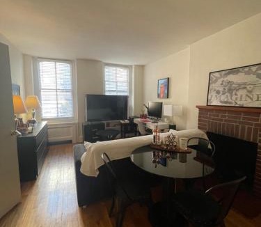 Midtown East Apartment | Cozy place in midtown NYC