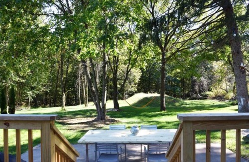 Henryville House | Cozy Pocono Retreat-Modern 3 bed